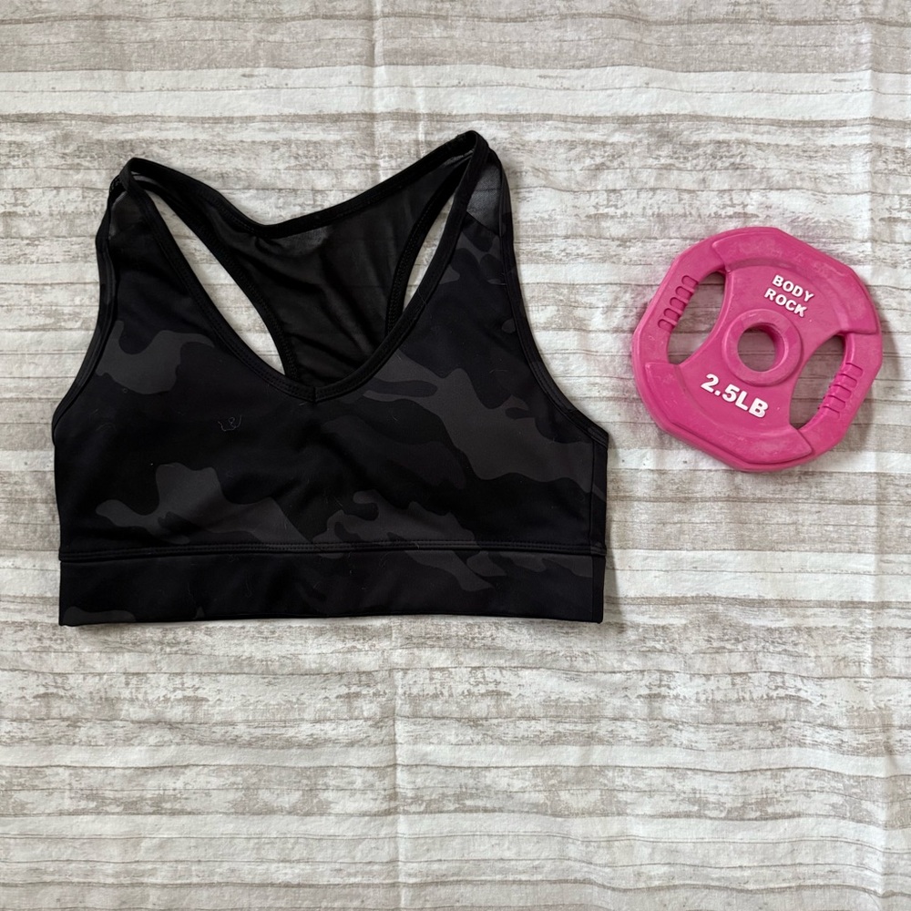 💪🏻 Xersion Black Camo Medium Sports Bra